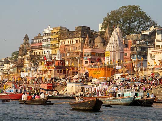 ganges river holy bath varanasi